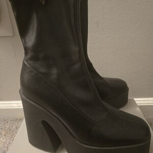 Elegant Black Platform Boots